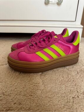 Adidas Gazelle Women’s Platform Sneaker in Pink with Neon Yellow Stripes 5 1/2